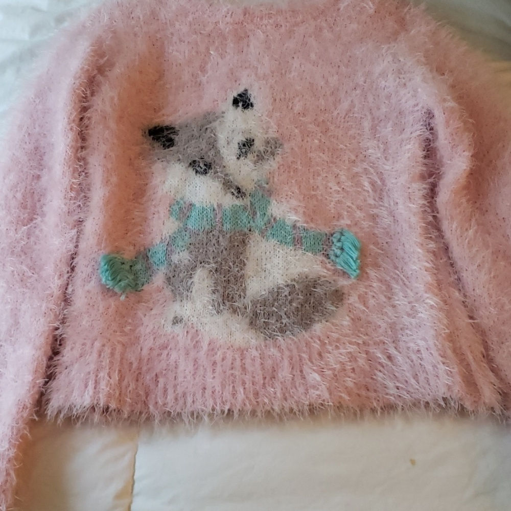 Girls sweater size 5-6t